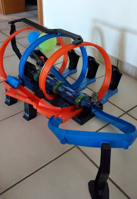Rennbahn von Hot Wheels Track Builder - Fanbild