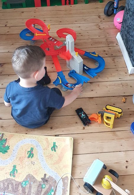 Rennbahn von Hot Wheels Track Builder - Fanbild