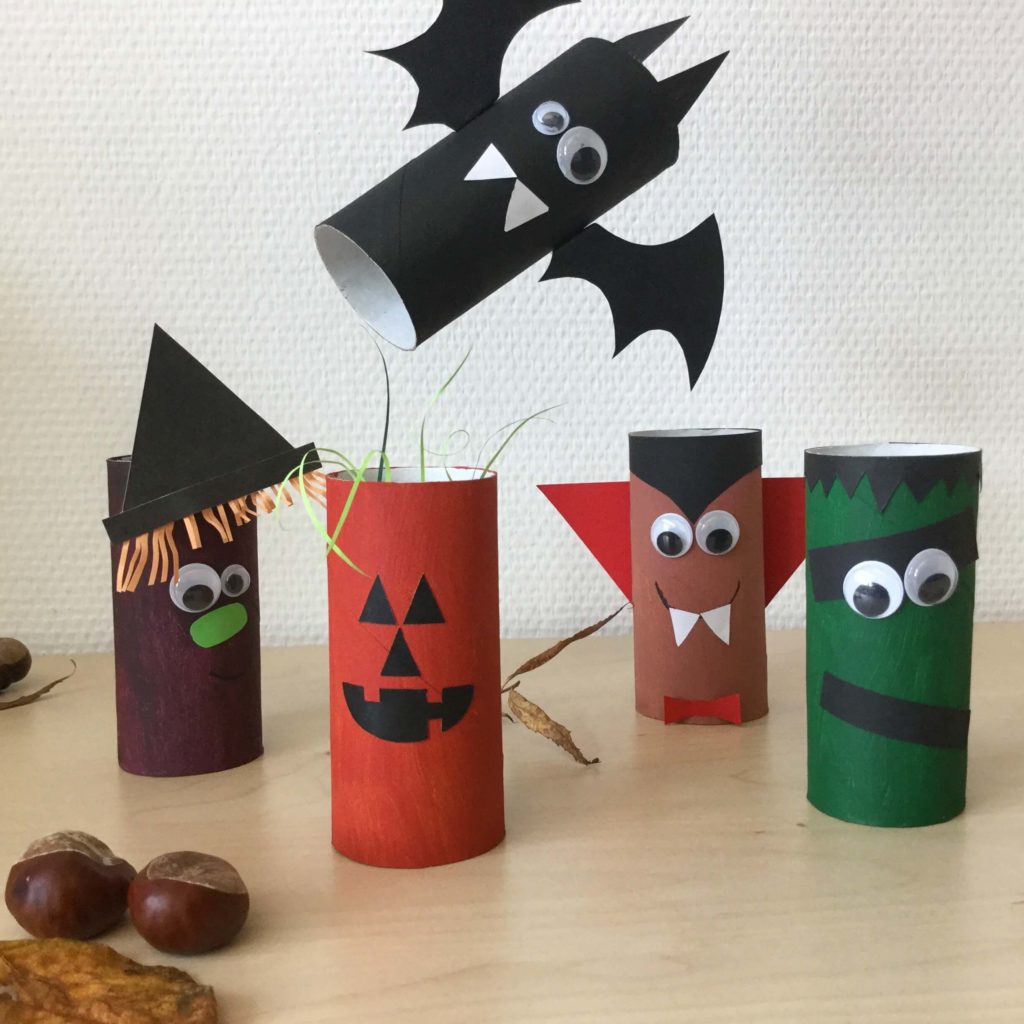 Halloween-Deko basteln mit Klopapierrollen. Fledermäuse, Vampire, Hexen oder freche Kürbisgesichter.