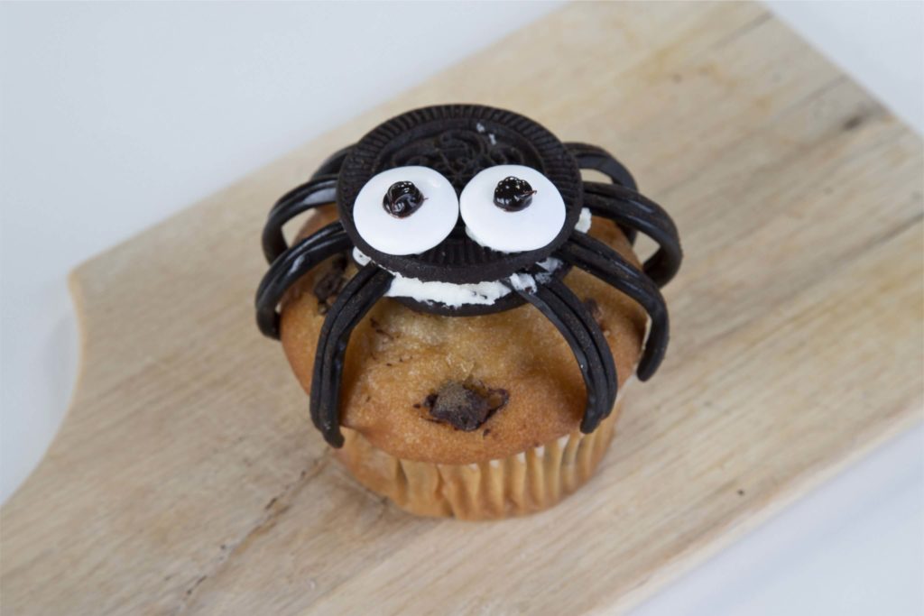 Halloween-Essen - die fertigen Spinnenmuffins