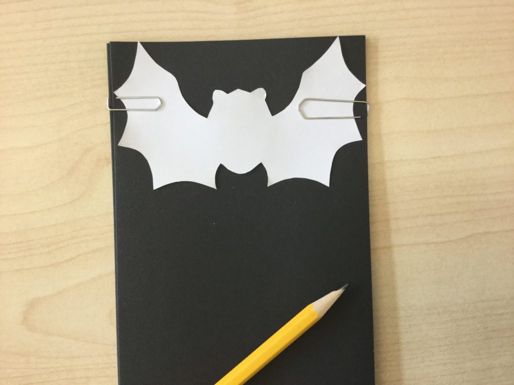 Motiv auf's Tonpapier zeichnen