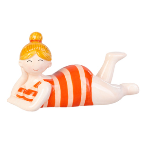 Dekofigur - Frau in Badeanzug - liegend - rot/braun - ca. 17 x 7 x 9,5 cm