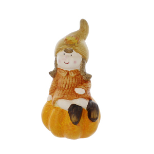 Herbstkind auf Kürbis rot - ca. 9 x 8 x 18 cm