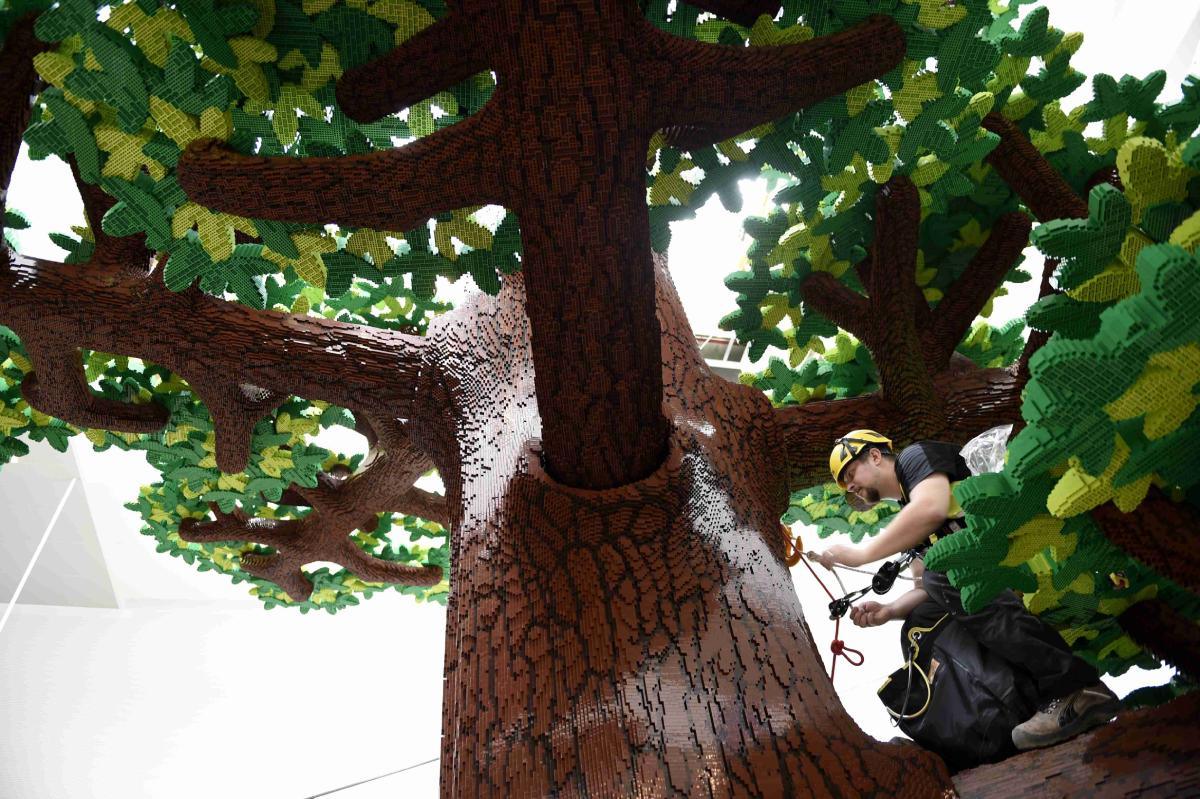 Baum aus LEGO® Steinen